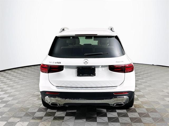 Photo of 2025 White Mercedes-Benz GLB 250