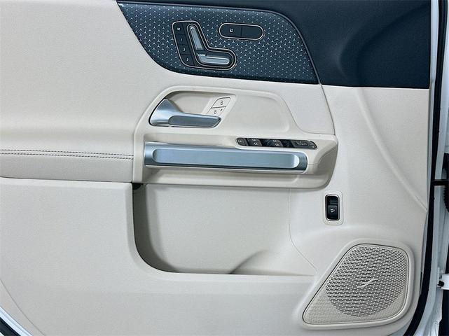Photo of 2025 White Mercedes-Benz GLB 250