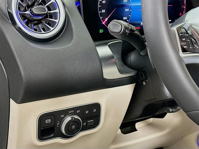 Photo of 2025 White Mercedes-Benz GLB 250