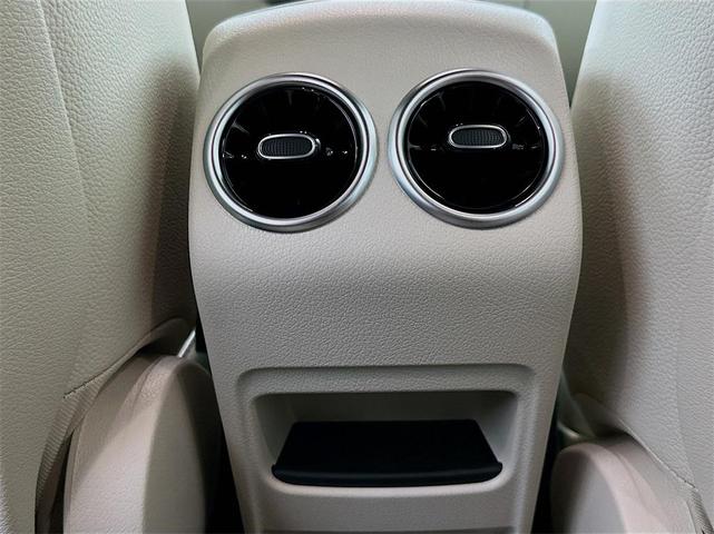 Photo of 2025 White Mercedes-Benz GLB 250