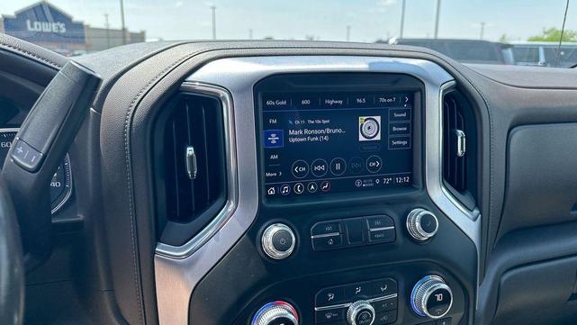 Photo of 2021 White GMC Sierra 1500