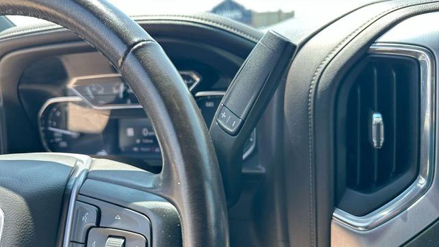 Photo of 2021 White GMC Sierra 1500
