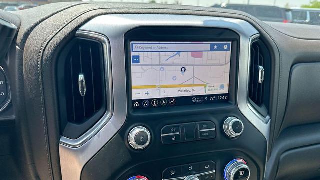 Photo of 2021 White GMC Sierra 1500