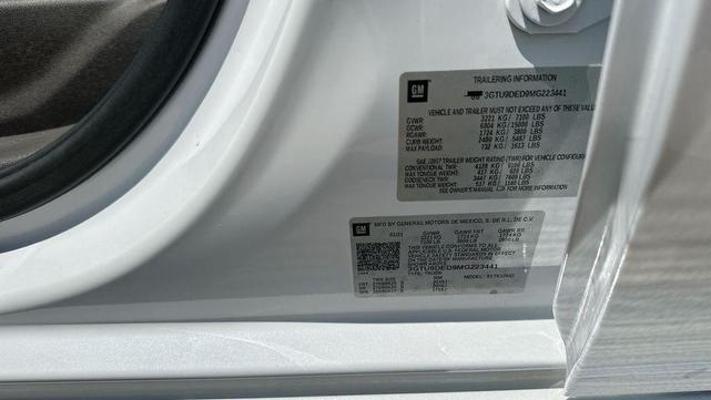 Photo of 2021 White GMC Sierra 1500