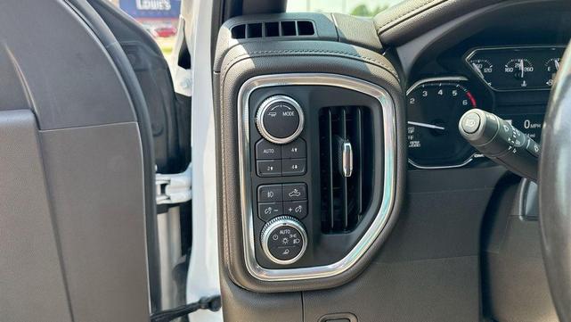 Photo of 2021 White GMC Sierra 1500