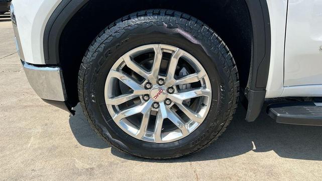 Photo of 2021 White GMC Sierra 1500