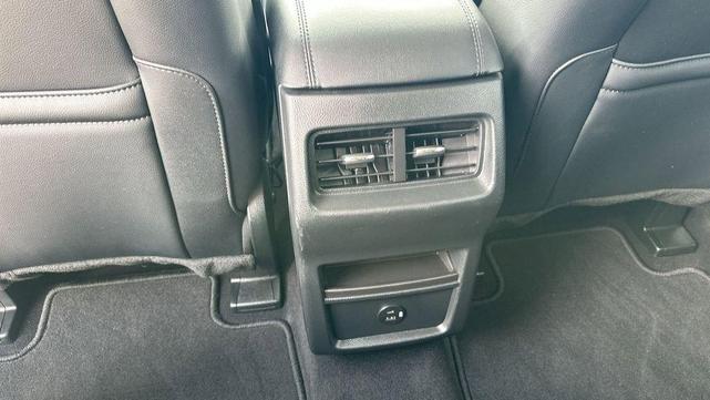 Photo of 2022 Gray Ford Edge