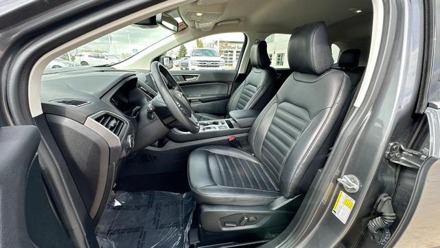 Photo of 2022 Gray Ford Edge
