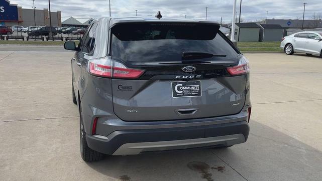 Photo of 2022 Gray Ford Edge