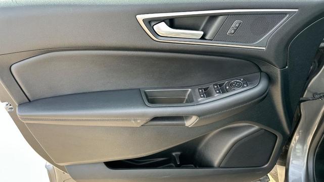 Photo of 2022 Gray Ford Edge