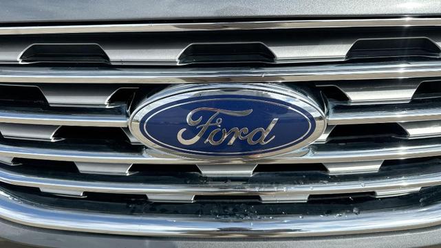 Photo of 2022 Gray Ford Edge