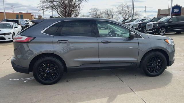 Photo of 2022 Gray Ford Edge