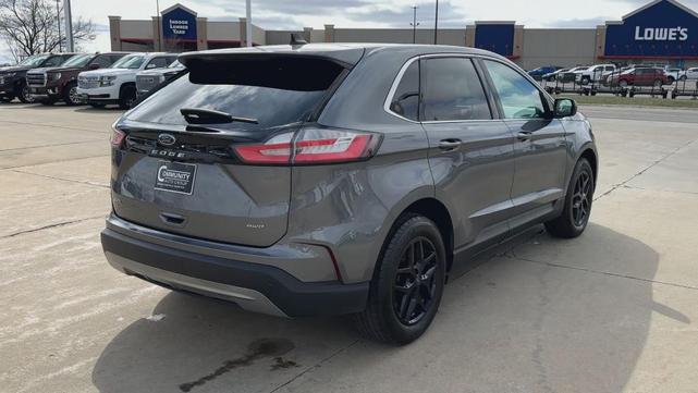 Photo of 2022 Gray Ford Edge