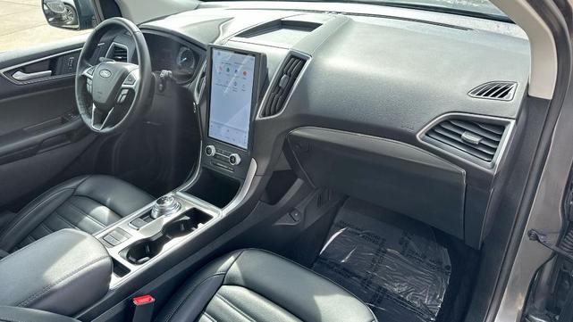Photo of 2022 Gray Ford Edge