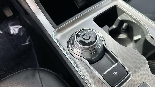 Photo of 2022 Gray Ford Edge