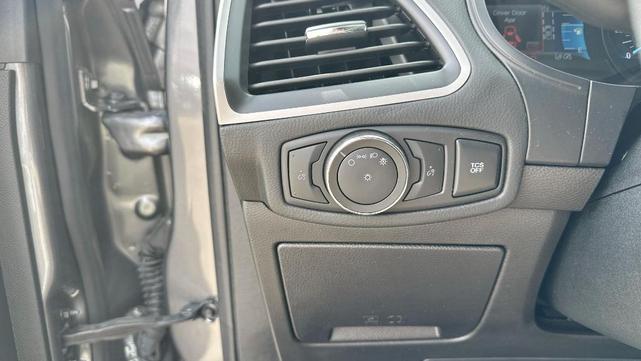 Photo of 2022 Gray Ford Edge