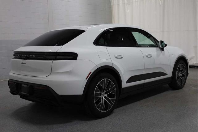 Photo of 2025 White Porsche Macan