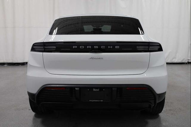 Photo of 2025 White Porsche Macan