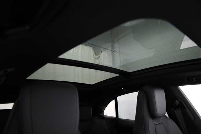 Photo of 2025 White Porsche Macan