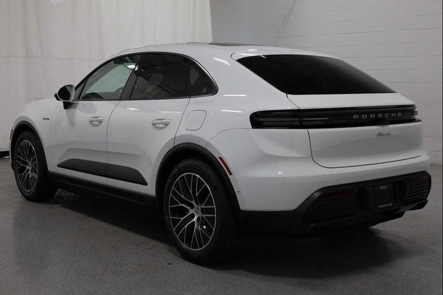 Photo of 2025 White Porsche Macan