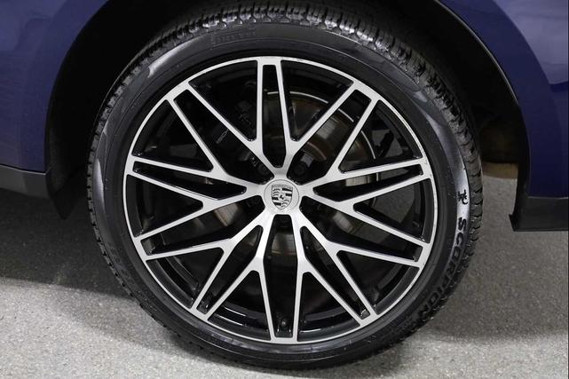 Photo of 2025 Blue Porsche Macan