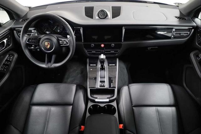 Photo of 2025 Blue Porsche Macan