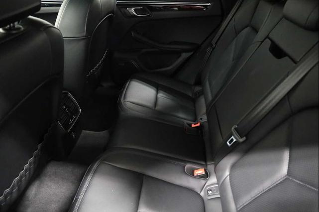 Photo of 2025 Blue Porsche Macan