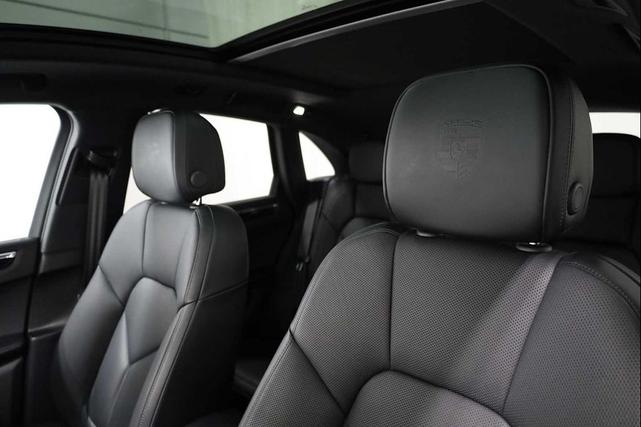 Photo of 2025 Blue Porsche Macan