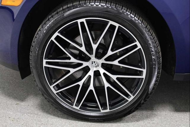 Photo of 2025 Blue Porsche Macan