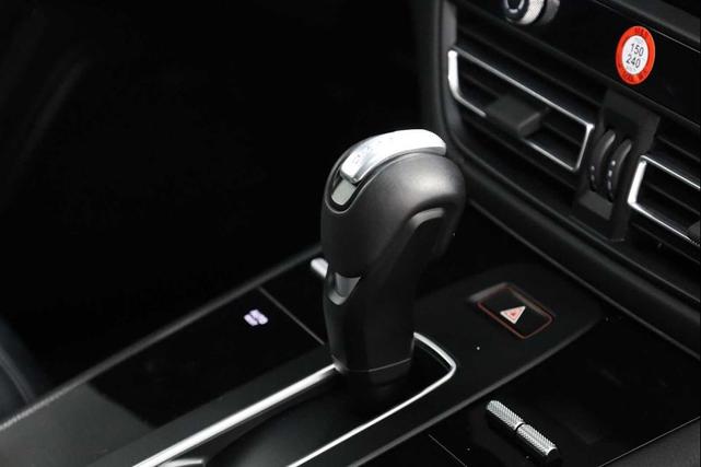 Photo of 2025 Blue Porsche Macan