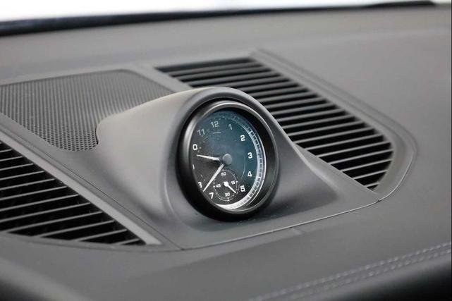 Photo of 2025 Blue Porsche Macan
