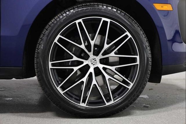 Photo of 2025 Blue Porsche Macan