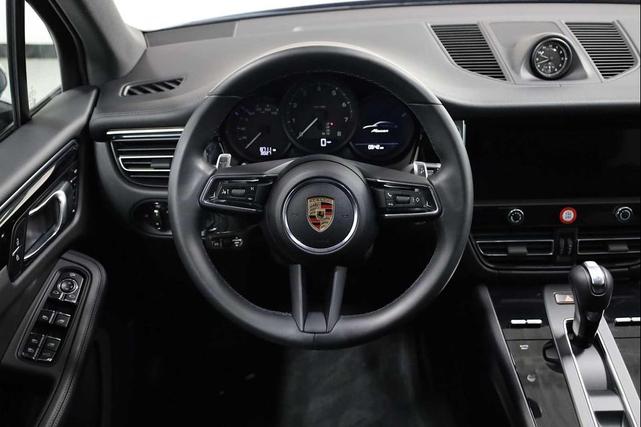 Photo of 2025 Blue Porsche Macan