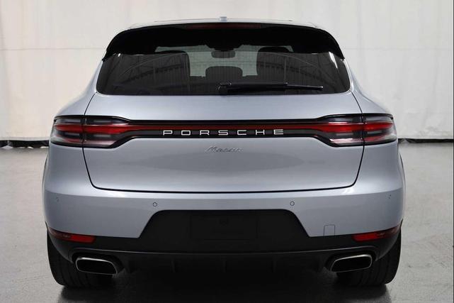 Photo of 2021 Dolomite Silver Metallic Porsche Macan