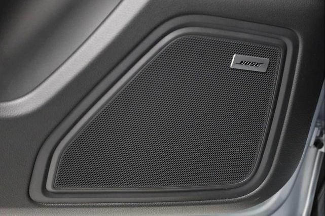 Photo of 2021 Dolomite Silver Metallic Porsche Macan