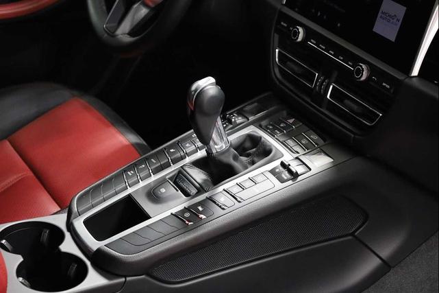 Photo of 2021 Dolomite Silver Metallic Porsche Macan