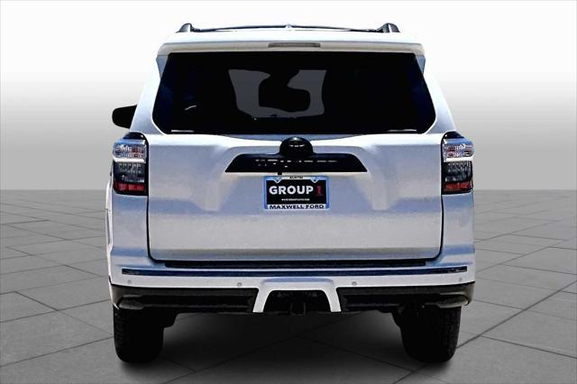 Photo of 2020 Blizzard Pearl Toyota 4Runner
