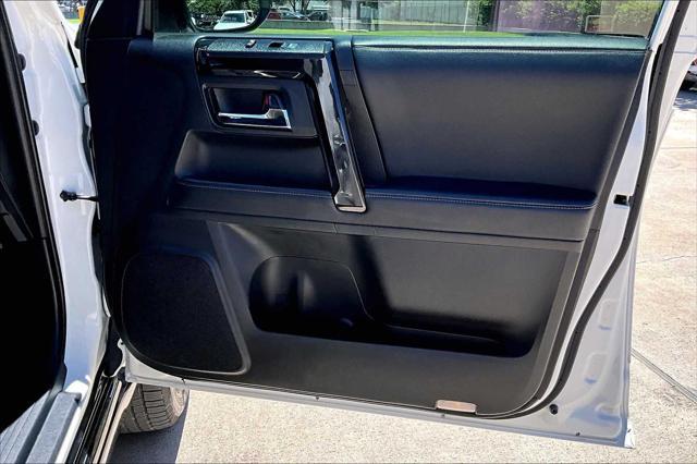 Photo of 2020 Blizzard Pearl Toyota 4Runner