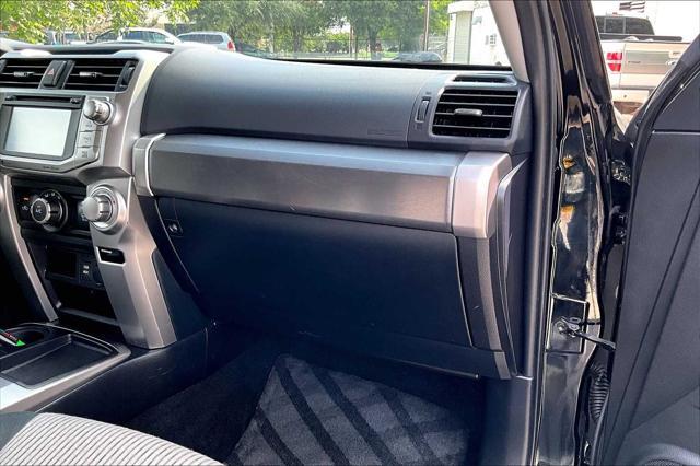 Photo of 2018 Midnight Black Metallic Toyota 4Runner