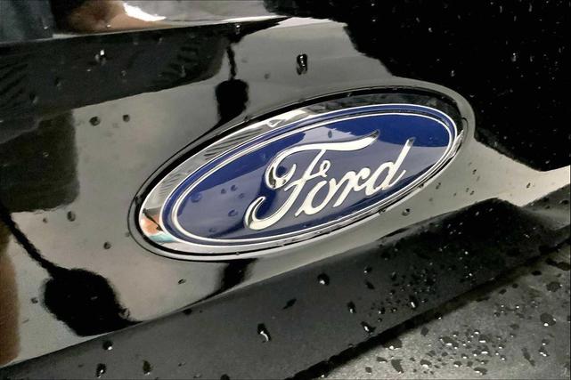 Photo of 2025 Shadow Black Ford Bronco