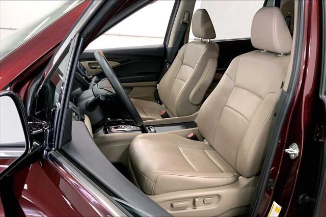 Photo of 2019 Deep Scarlet Pearl Honda Pilot