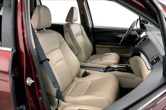 Photo of 2019 Deep Scarlet Pearl Honda Pilot