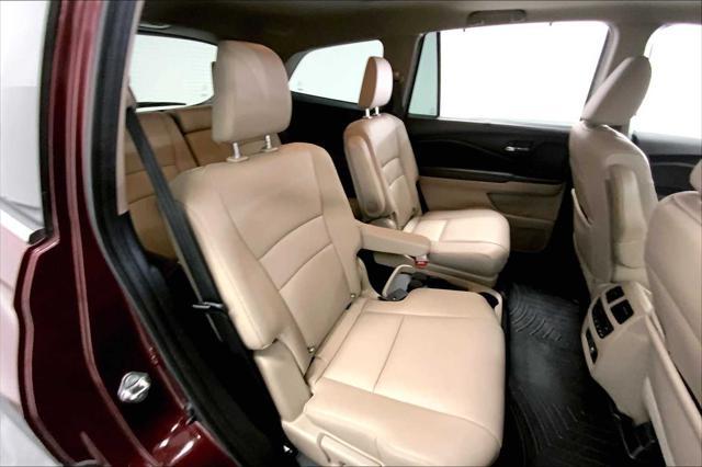 Photo of 2019 Deep Scarlet Pearl Honda Pilot