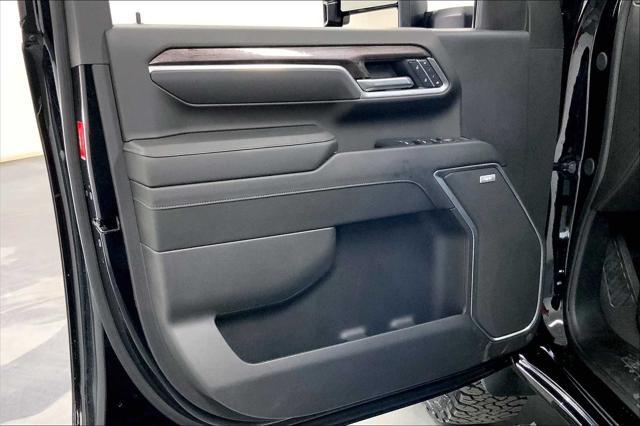 Photo of 2025 Black Chevrolet Silverado 2500
