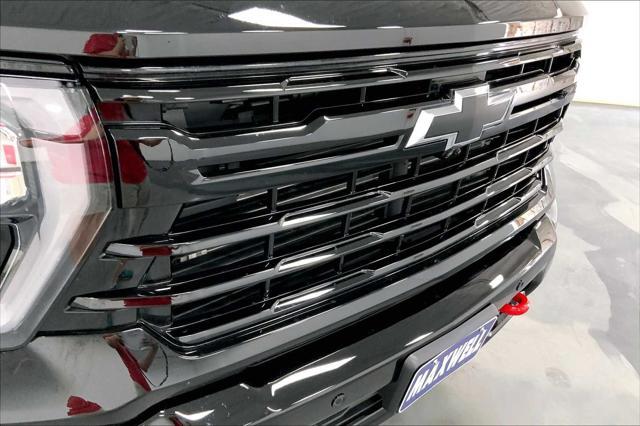 Photo of 2025 Black Chevrolet Silverado 2500