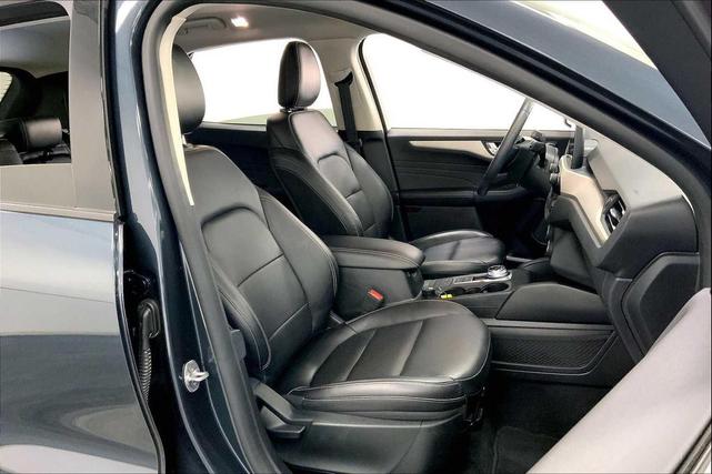 Photo of 2022 Stone Blue Metallic Ford Escape