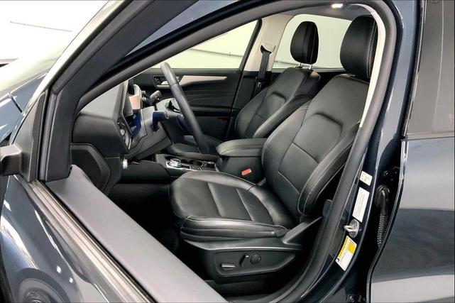 Photo of 2022 Stone Blue Metallic Ford Escape