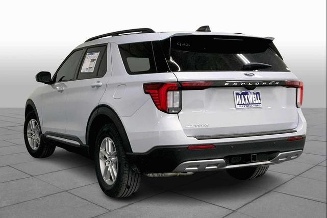 Photo of 2025 White Ford Explorer