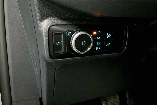 Photo of 2025 White Ford Explorer