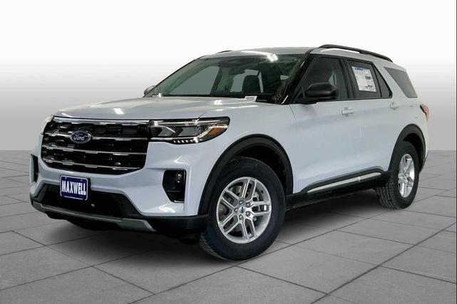 Photo of 2025 White Ford Explorer